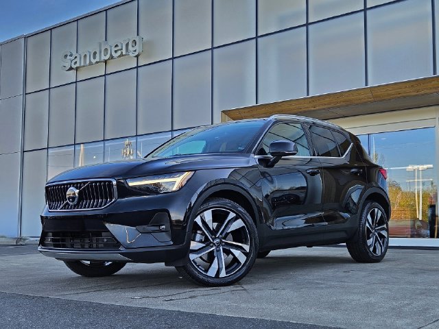 Certified 2024 Volvo XC40 B5 Plus w/ Protection Package Premier AWD/4WD image 1