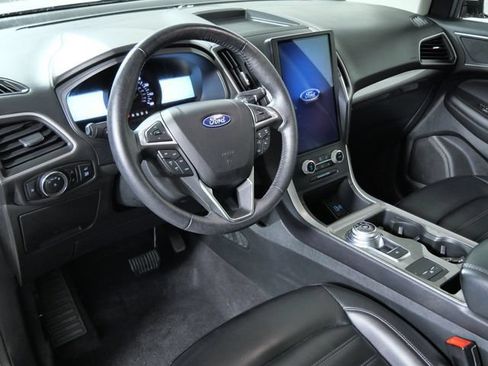 Certified 2024 Ford Edge SEL w/ Convenience Package AWD/4WD image 3