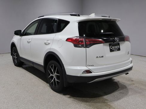 Used 2018 Toyota RAV4 SE w/ Power Extra Value Package image 4