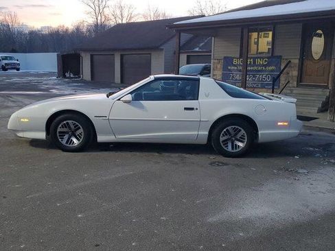 Used 1991 Pontiac Firebird Coupe RWD image 3