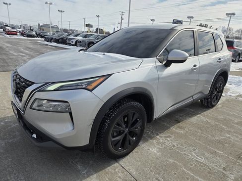 Used 2023 Nissan Rogue SV image 7