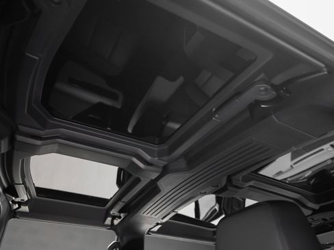 Used 2024 GMC Hummer EV 2X image 68