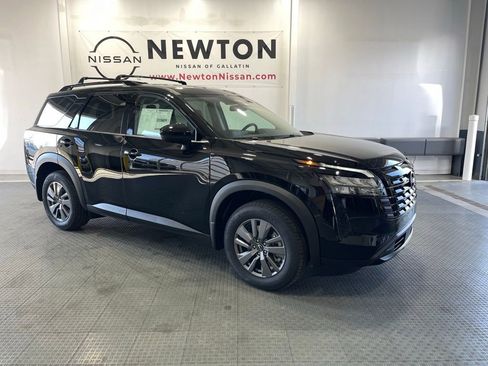 New 2026 Nissan Pathfinder SV FWD image 2