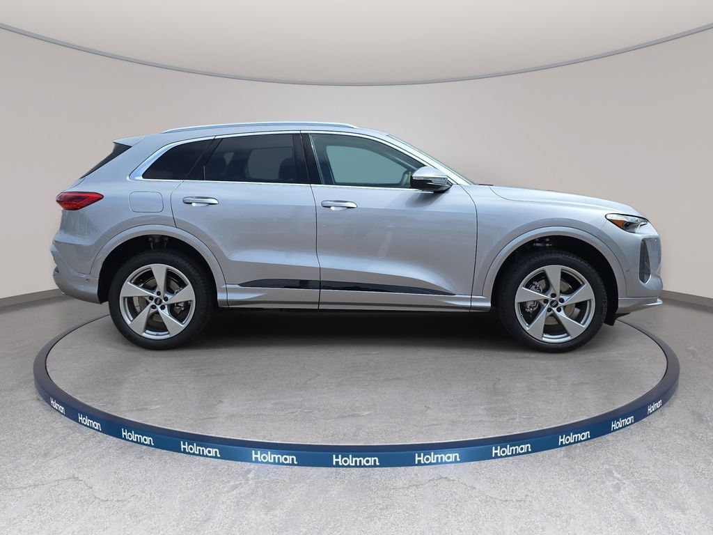 New 2026 Audi Q5 Premium Plus w/ Premium Plus AWD/4WD image 4