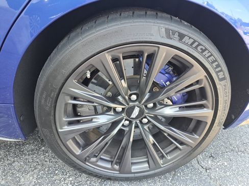 Used 2022 Cadillac CT5 V Blackwing w/ Carbon Fiber Package 2 RWD image 21