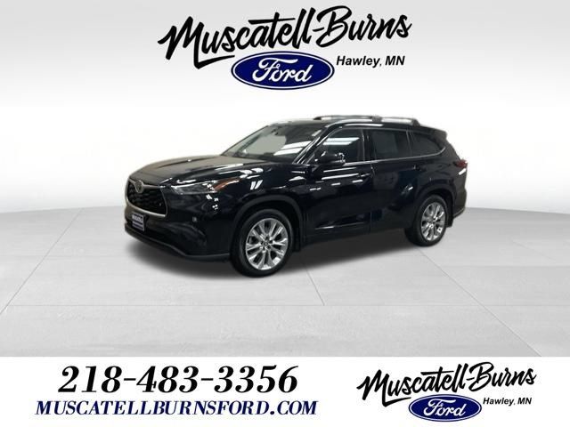 Used 2021 Toyota Highlander Limited AWD/4WD image 1