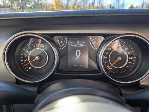 Used 2018 Jeep Wrangler Unlimited Sport S AWD/4WD image 21