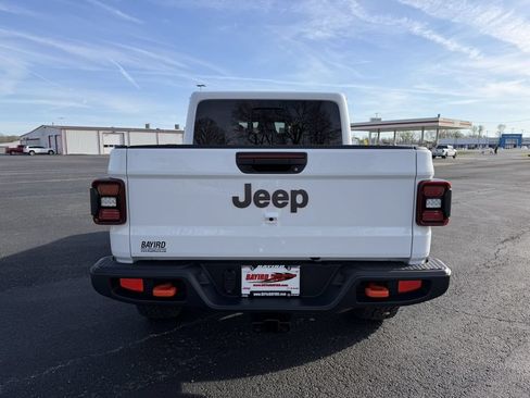 New 2026 Jeep Gladiator Mojave w/ Technology Group AWD/4WD image 12