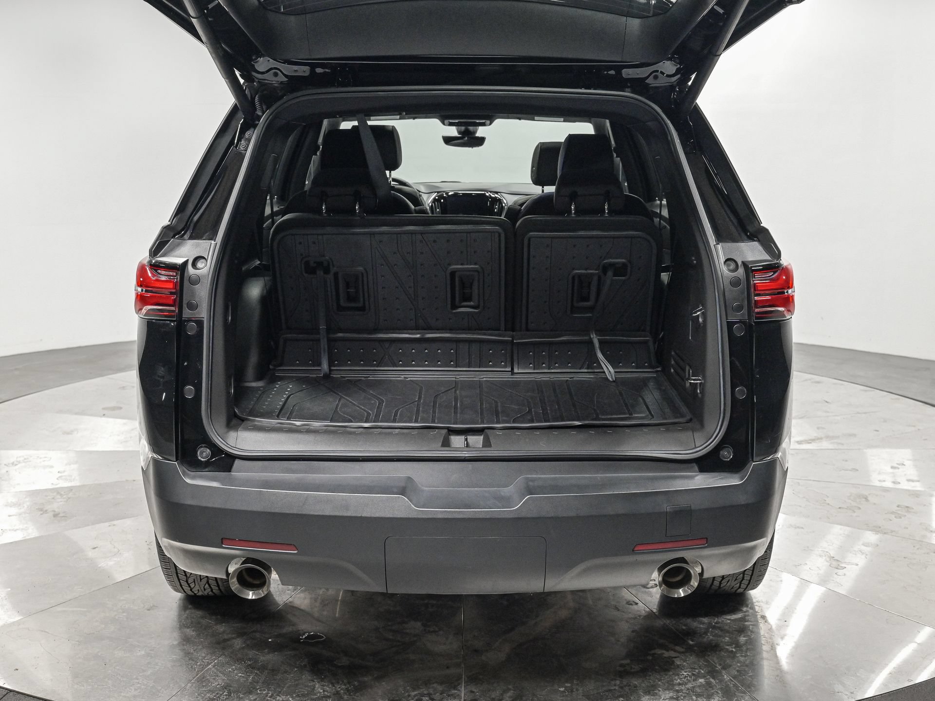 Used 2023 Chevrolet Traverse RS AWD/4WD image 6
