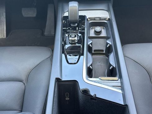 Certified 2025 Volvo XC60 B5 Plus AWD/4WD image 14