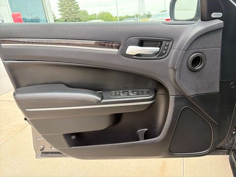 Used 2017 Chrysler 300 C w/ Light Group AWD/4WD image 11