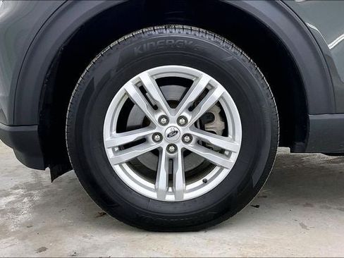 Used 2023 Ford Explorer XLT w/ Equipment Group 202A image 10