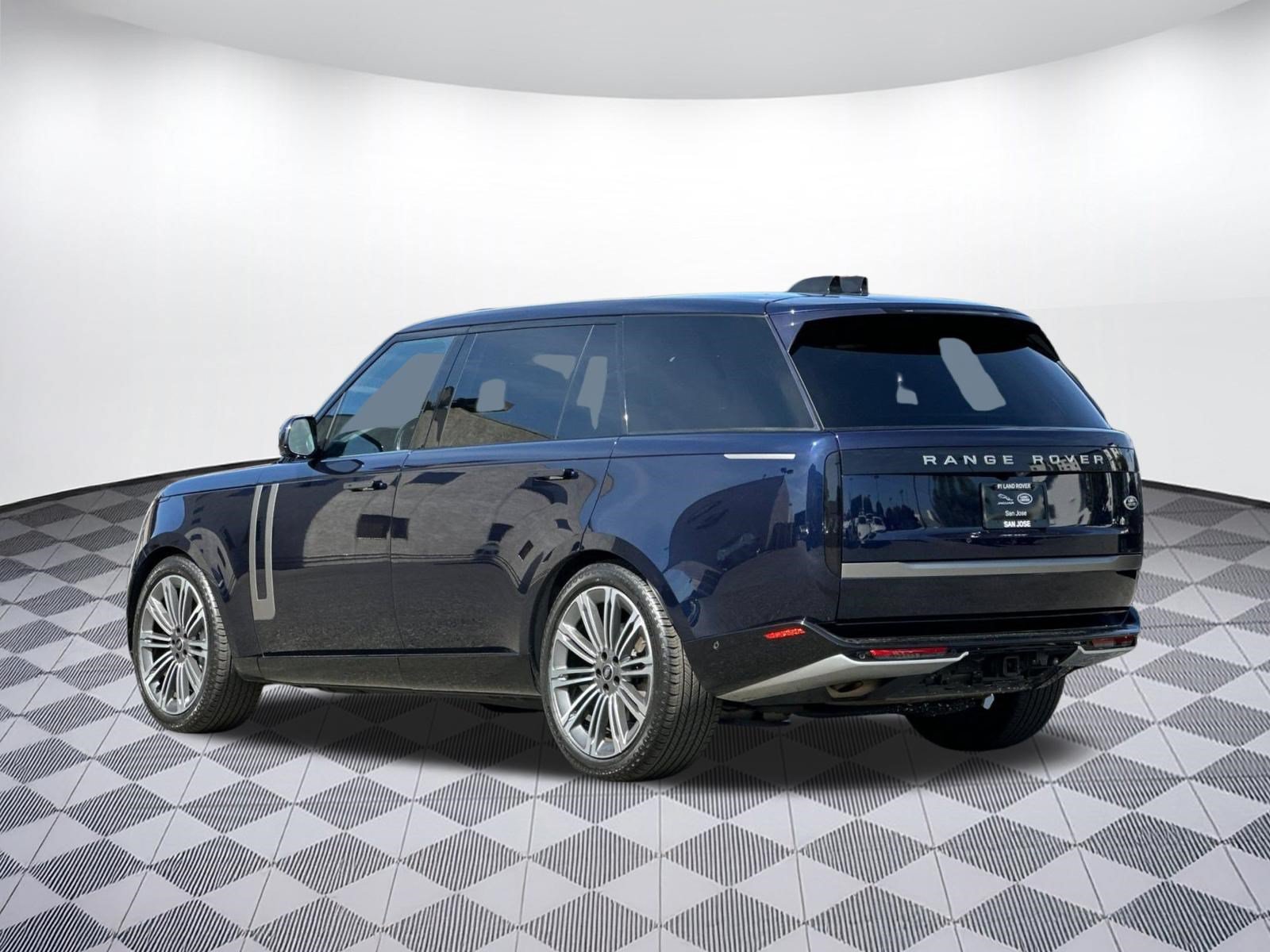 Certified 2023 Land Rover Range Rover Long Wheelbase SE AWD/4WD image 3