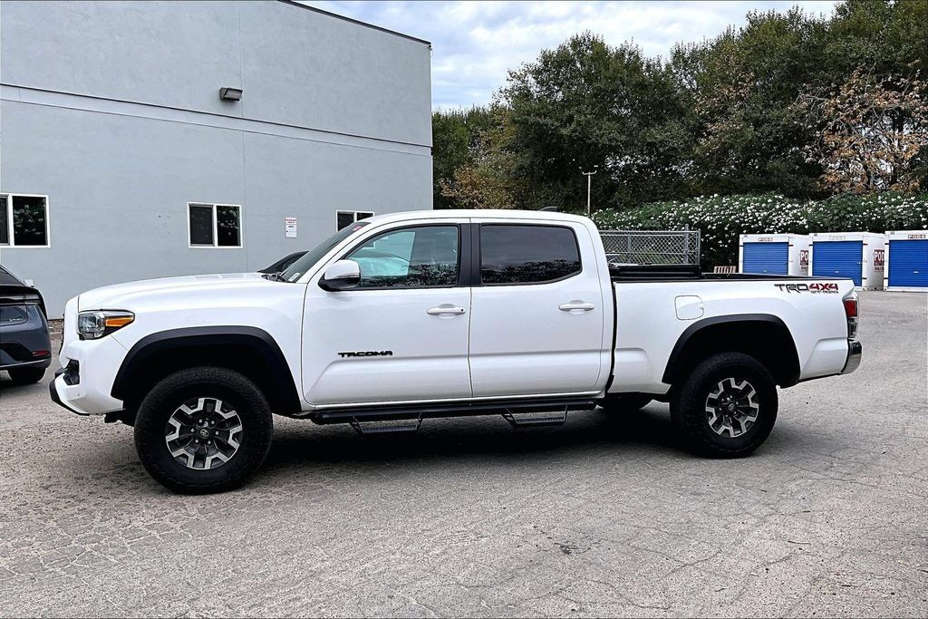 Used 2023 Toyota Tacoma TRD Off-Road w/ Black Out Package (TMS) AWD/4WD image 8