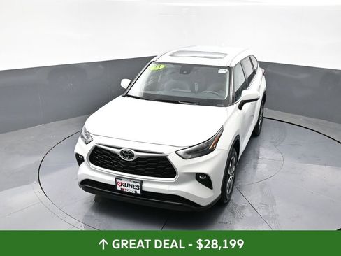 Used 2023 Toyota Highlander XLE image 49