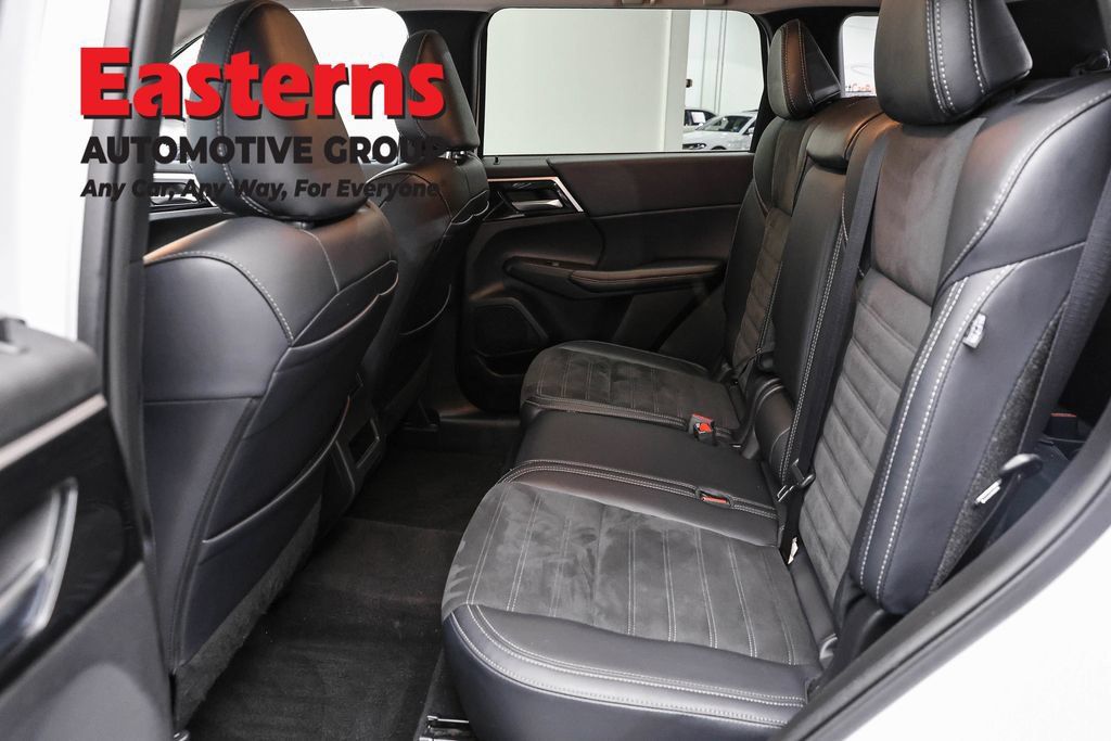 Used 2024 Mitsubishi Outlander SE AWD/4WD image 22
