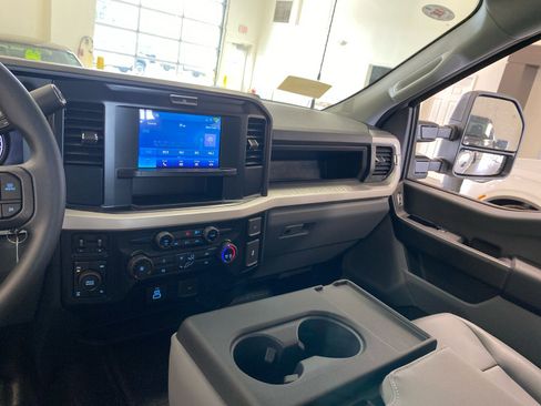 New 2026 Ford F250 XL w/ XL Driver Assist Package AWD/4WD image 23