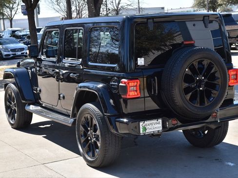 Used 2022 Jeep Wrangler Unlimited Sahara image 10