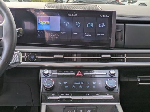 Used 2025 Hyundai Santa Fe SEL image 9