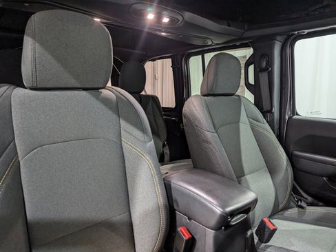 Used 2024 Jeep Wrangler Sport S image 14