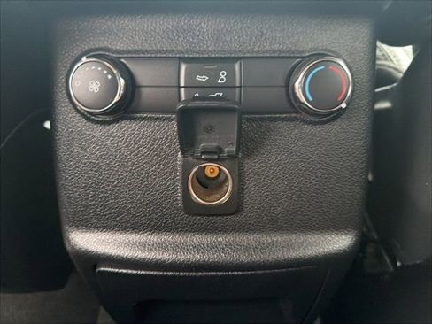 Used 2018 Ford Explorer XLT w/ Equipment Group 202A AWD/4WD image 19