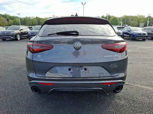 Used 2022 Alfa Romeo Stelvio Veloce AWD/4WD image 7