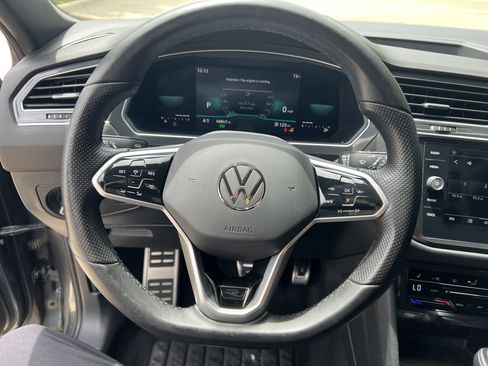 Used 2022 Volkswagen Tiguan SE R-Line FWD image 16