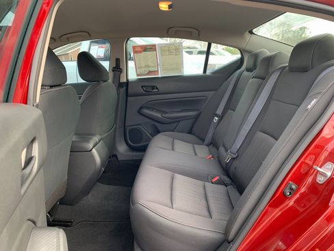 Used 2024 Nissan Altima 2.5 SV image 23