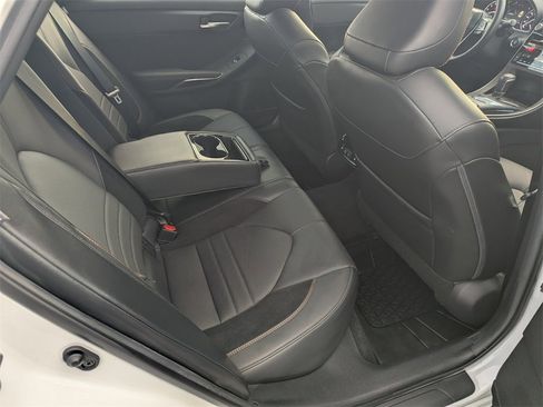 Used 2022 Toyota Avalon Touring image 14