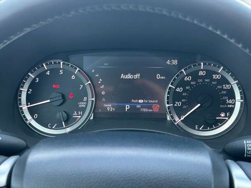 Certified 2025 Toyota Highlander XLE FWD image 37