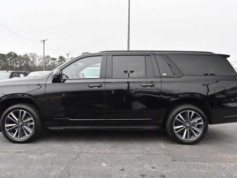 Used 2025 Cadillac Escalade ESV Sport image 11