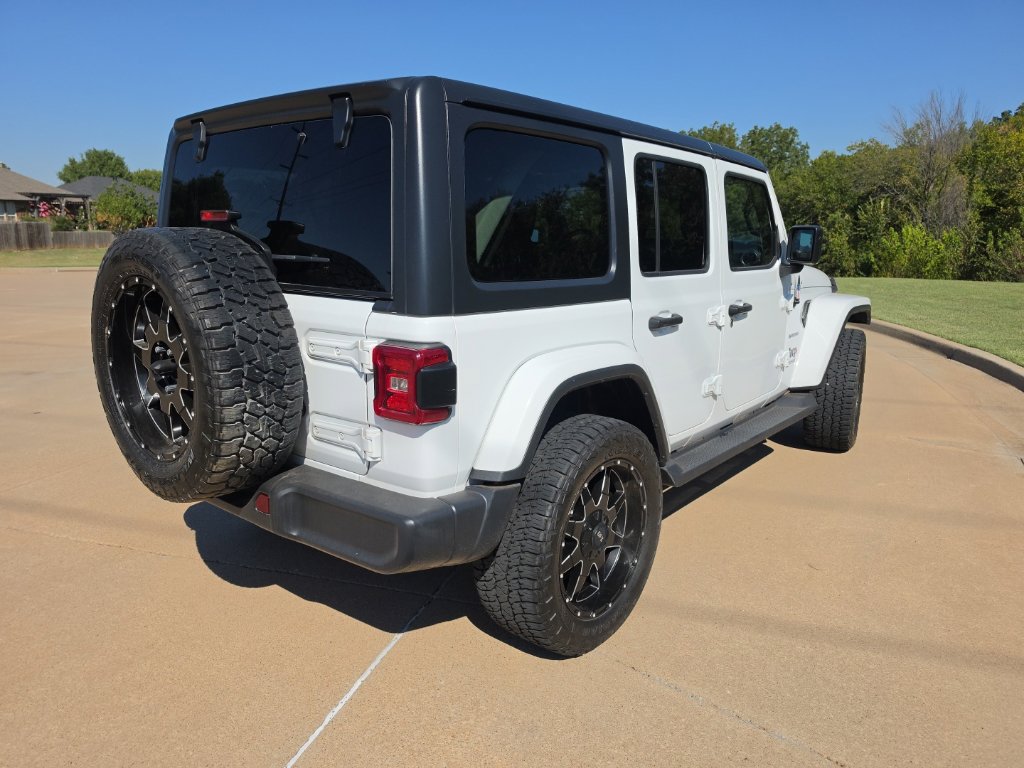 Used 2018 Jeep Wrangler Unlimited Sahara AWD/4WD image 11