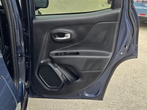 Certified 2023 Jeep Renegade Latitude image 7