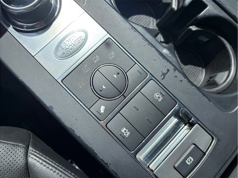 Used 2019 Land Rover Discovery SE AWD/4WD image 30