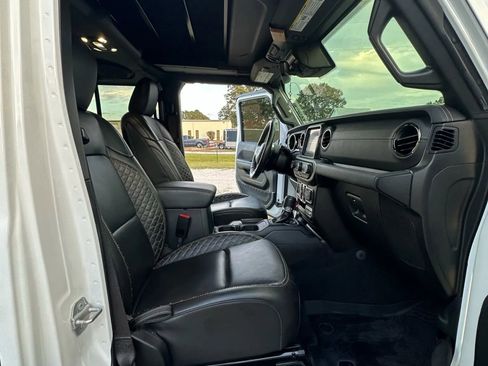 Used 2021 Jeep Wrangler Unlimited Sahara image 10