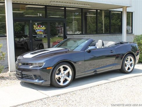 Used 2014 Chevrolet Camaro SS w/ RS Package RWD image 2
