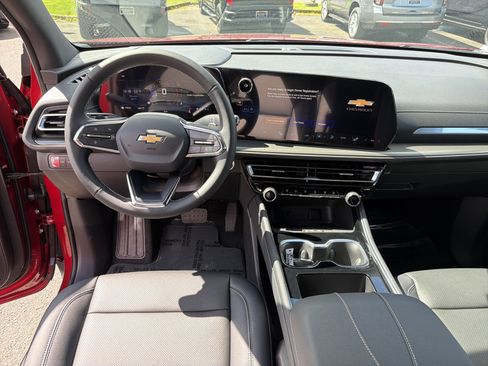 New 2026 Chevrolet Traverse LT image 13