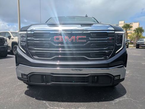 Used 2025 GMC Sierra 1500 SLT AWD/4WD image 9