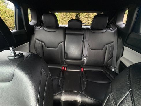 Used 2025 Jeep Compass Limited AWD/4WD image 39