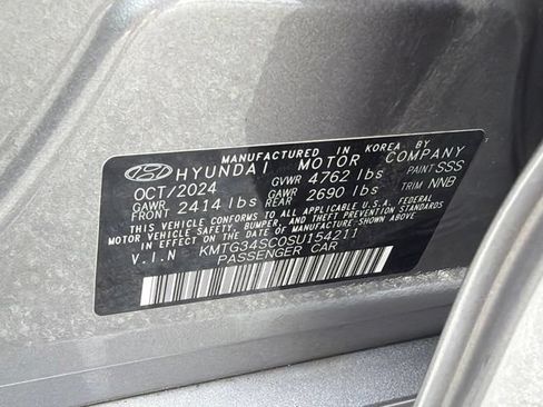 Used 2025 Genesis G70 2.5T RWD image 23