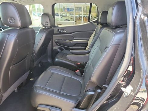 Used 2023 GMC Acadia SLT FWD image 12
