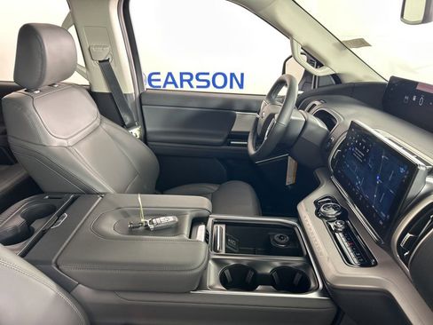 New 2026 Ford Expedition Active image 24