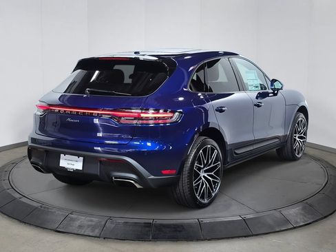 Certified 2026 Porsche Macan AWD/4WD image 7