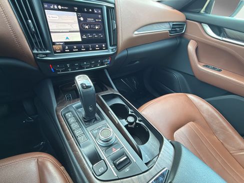 Used 2022 Maserati Levante GT AWD/4WD image 19