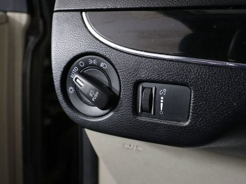 Used 2017 Dodge Grand Caravan SXT FWD image 30
