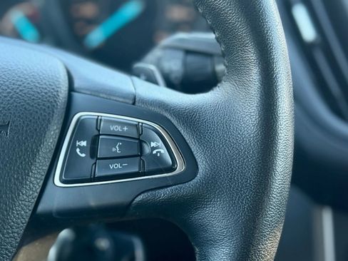 Used 2017 Ford Escape SE w/ SE Leather Comfort Package image 19