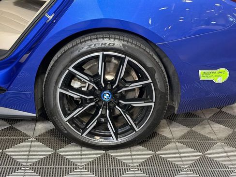 Used 2023 BMW i4 eDrive40 w/ M Sport Package RWD image 11
