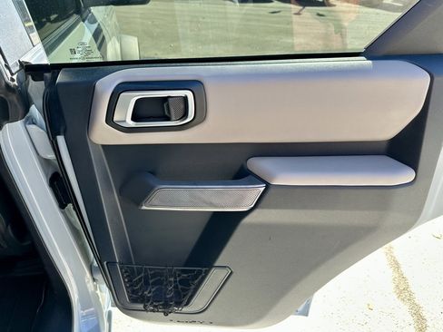 Used 2023 Ford Bronco Wildtrak image 31