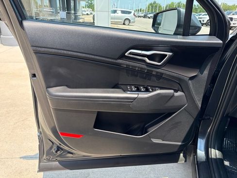 Used 2024 Kia Sportage EX FWD image 19