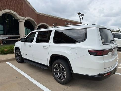 Used 2024 Jeep Wagoneer L Series II w/ HD Trailer Tow Package image 3